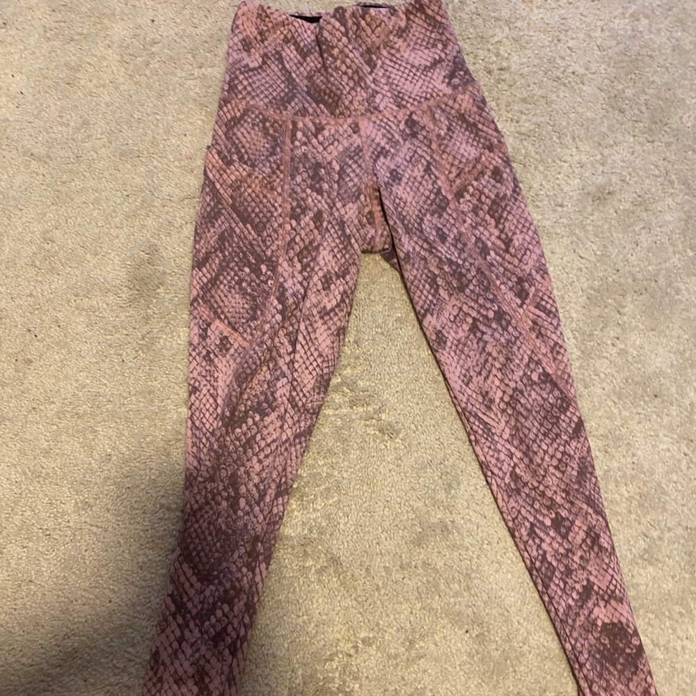 2/$20 Strut snake print leggings